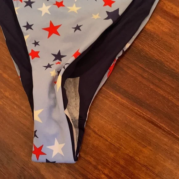 🆕Dippin’ Daisy’s Sky Star bikini set - Picture 12 of 15